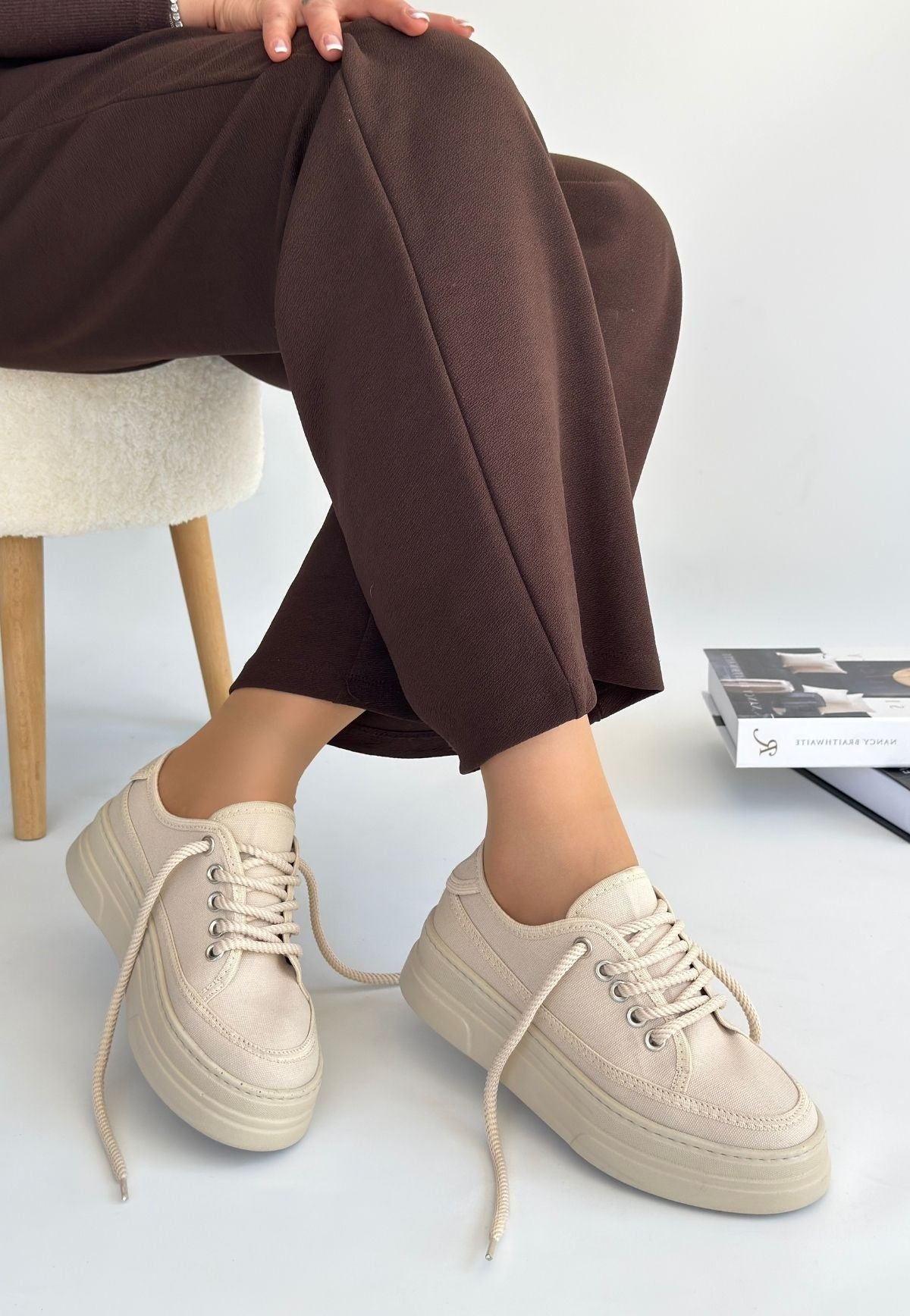 Carin Bej Keten Bağcıklı Spor Ayakkabı