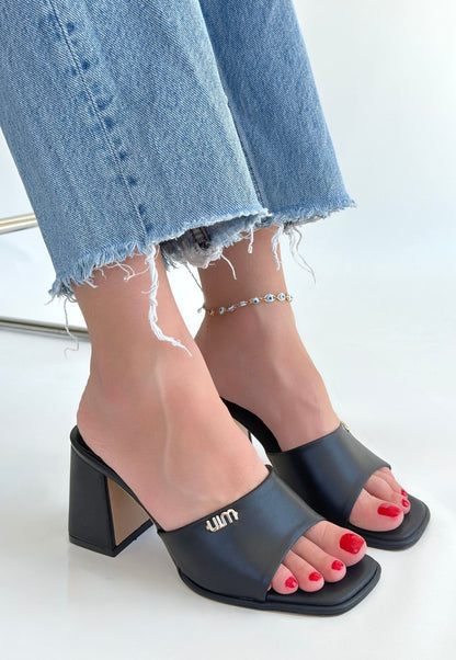 Miyon Siyah Cilt Topuklu Terlik