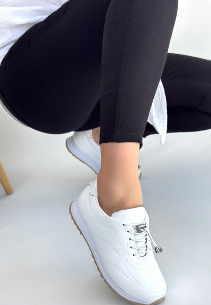 Finna Beyaz Cilt Bağcıklı Spor Ayakkabı