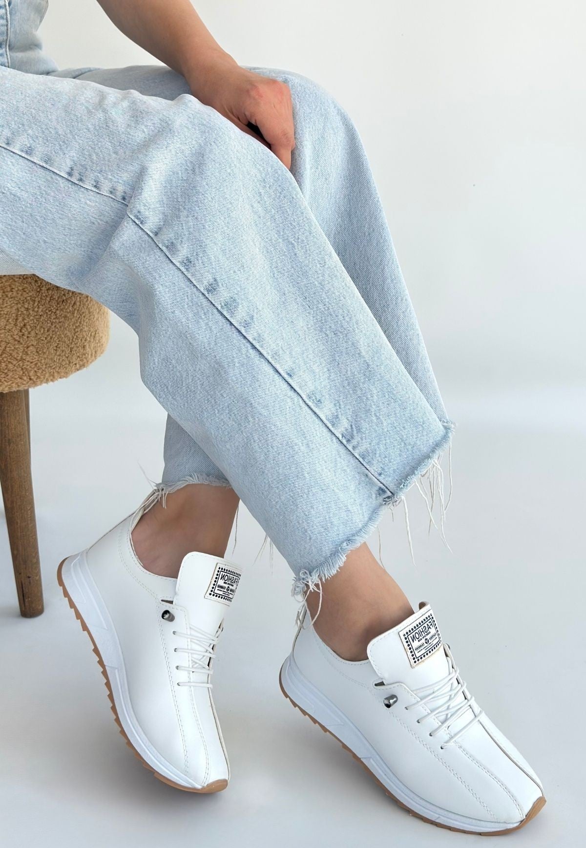 Monya Beyaz Cilt Bağcıklı Spor Ayakkabı