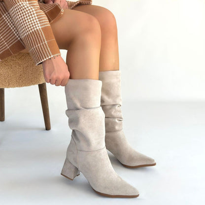 Titen Bej Süet Körüklü Topuklu Çizme