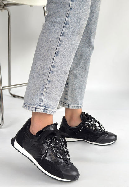 Ranu Siyah Cilt Paraşüt Detaylı Bağcıklı Spor Ayakkabı